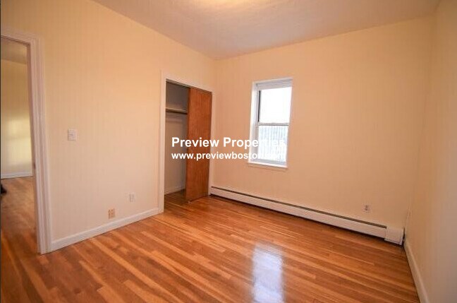 Foto del edificio - 176 N Beacon St