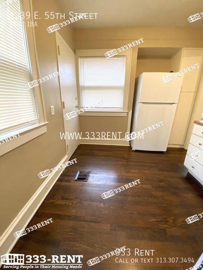 Foto del edificio - 1339 E 55th St