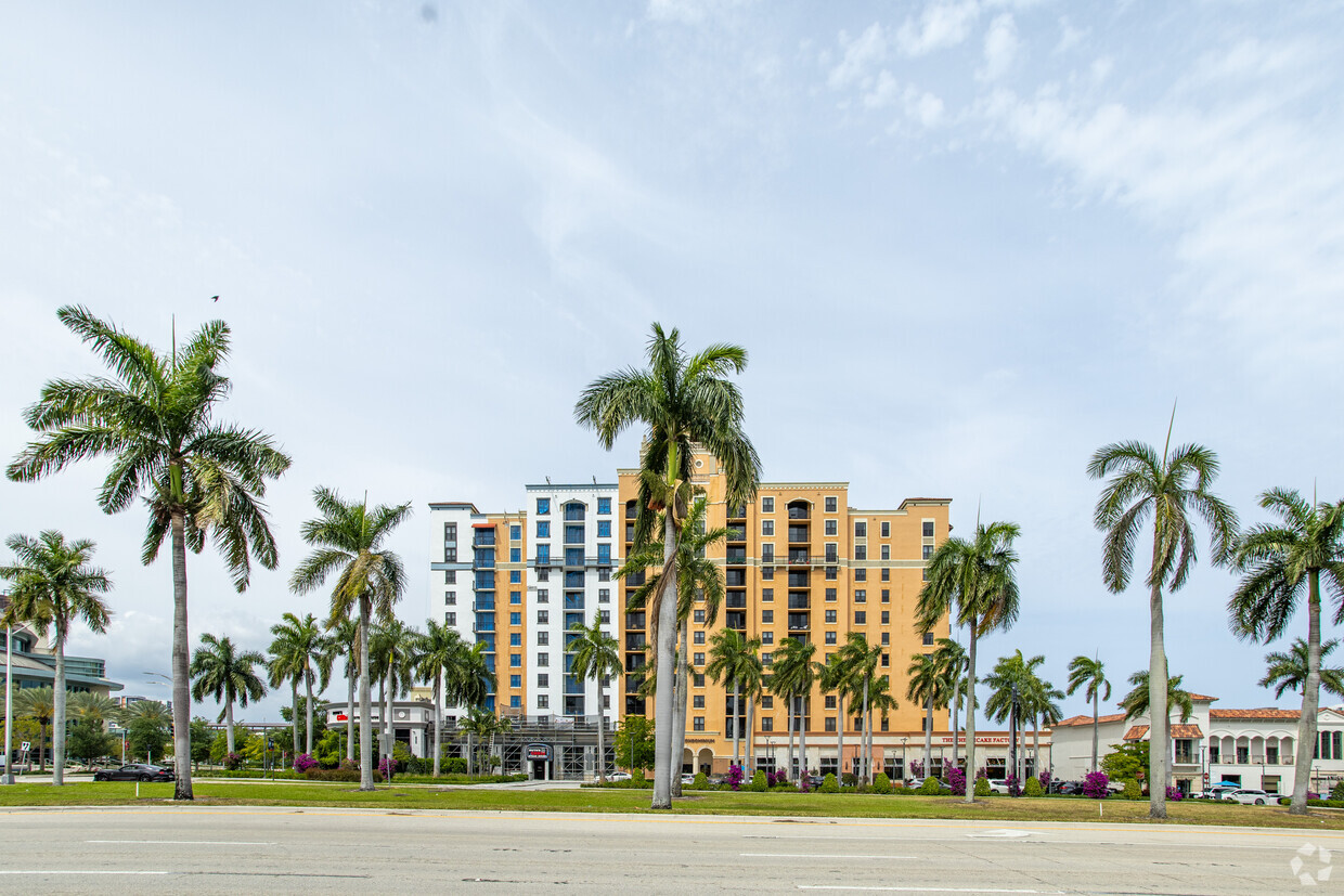 Building Photo - Tower Condominium at Cityplace
