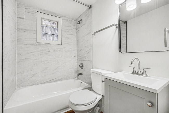 Building Photo - 3337 Reading Rd