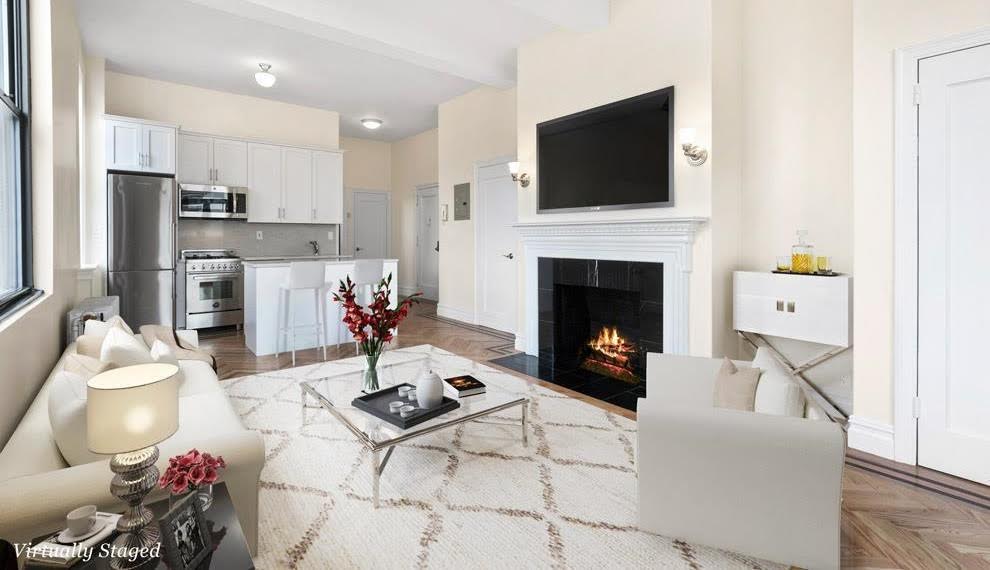 Primary Photo - 212 E 68th St