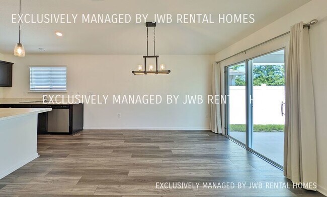 Building Photo - 3445 Village Park Dr