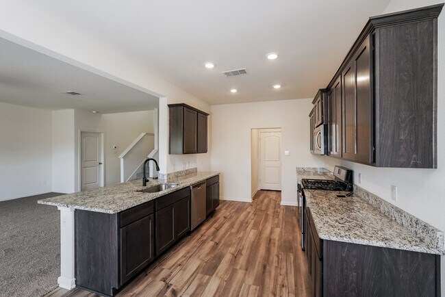 Building Photo - 809 Clark Dr