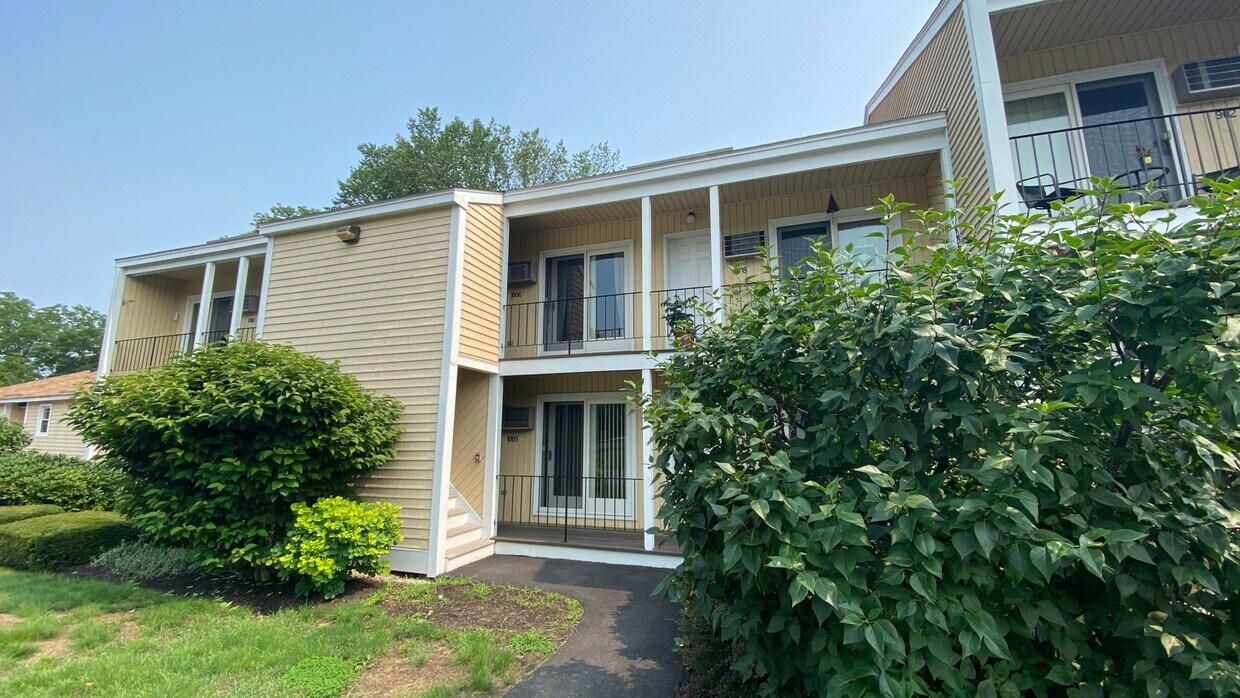 1006 Cocheco Ct Unit 1006 Cocheco Court, Dover, NH 03820 Room for