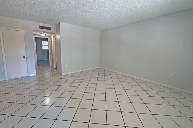 Foto del edificio - 2 N Fernwood Ave