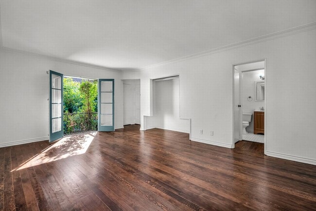 Foto del edificio - Excellent WeHo location!