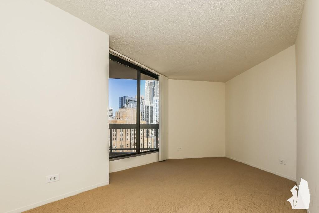 Foto principal - 1 bedroom in Chicago IL 60654