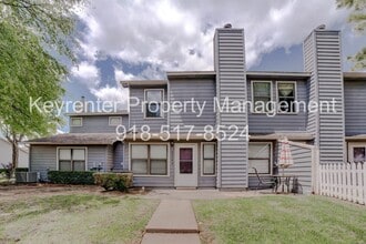 Building Photo - 2242 W Quantico St