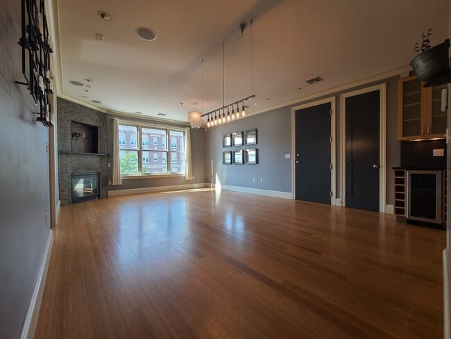 Building Photo - 354 Dorchester St