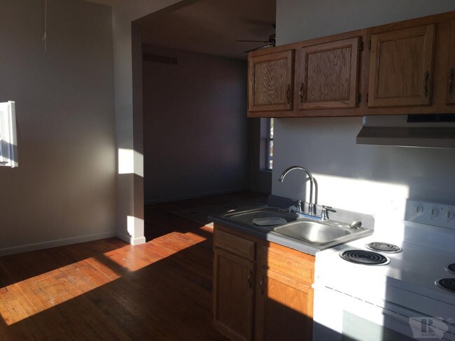 kitchen - 998 IL-96