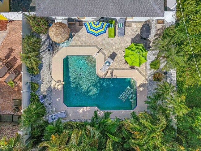 Foto del edificio - 572 105th Ave N