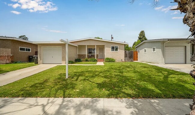 Building Photo - 3655 Conquista Ave