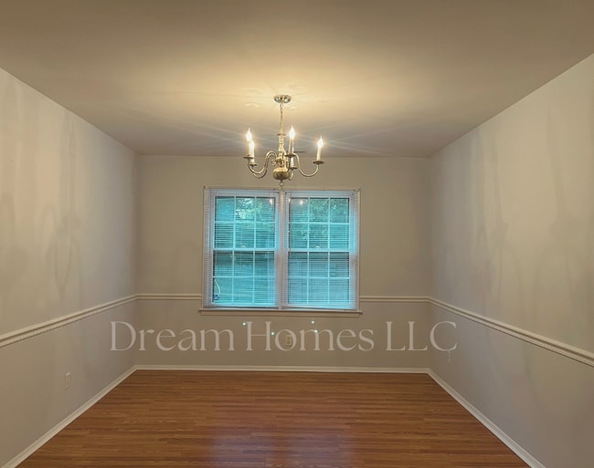 Building Photo - 9924 Ridgemore Dr