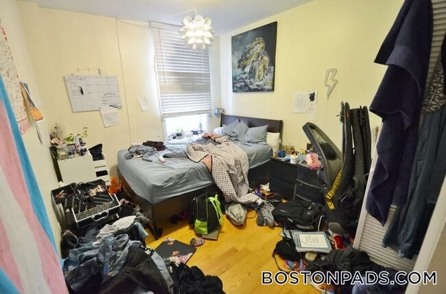 Foto del edificio - 90 Westland Ave