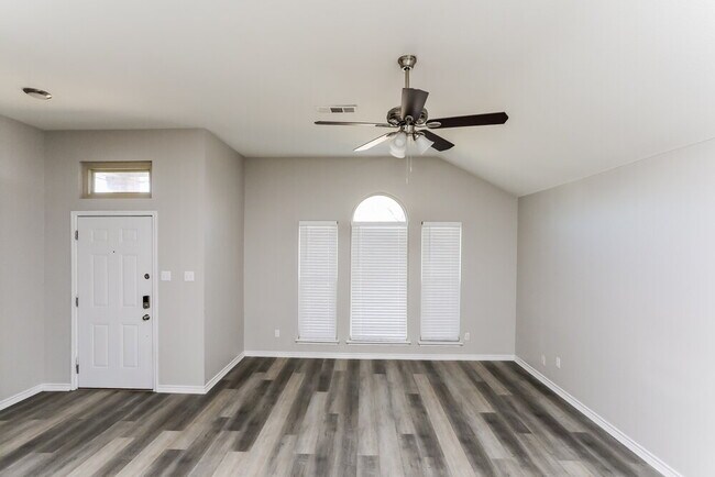 Foto del edificio - 1226 Misty Meadow Dr