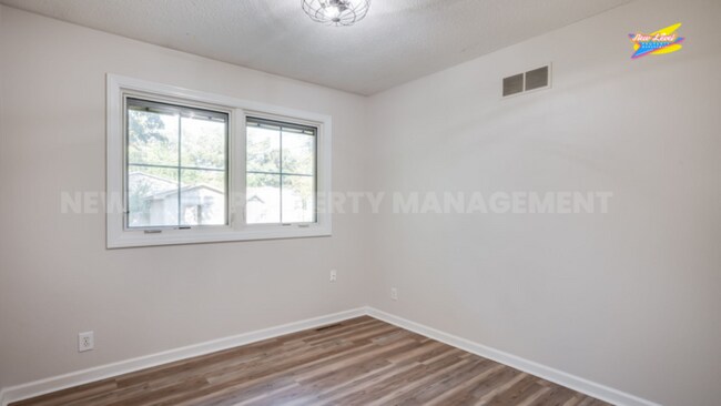 Foto del edificio - 1843 N Clayton Ave