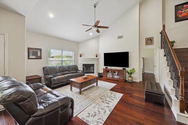 Foto del edificio - 5526 Wild Milberry Dr
