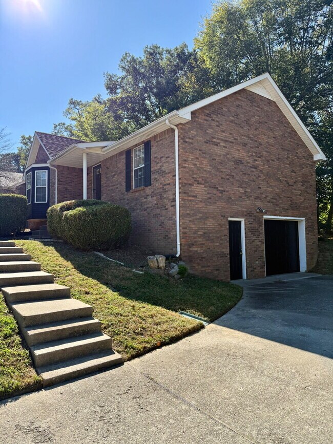 Building Photo - 200 Mill Creek Rd