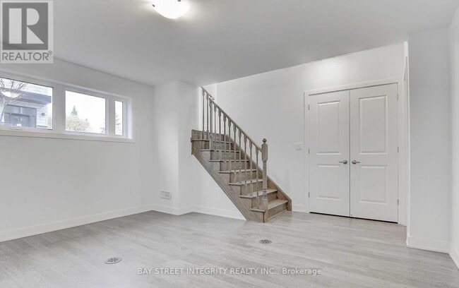 Building Photo - 11 Howick Ln