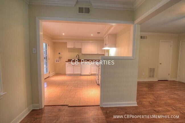 Building Photo - Gorgeous Remodeled home in perfect part of...
