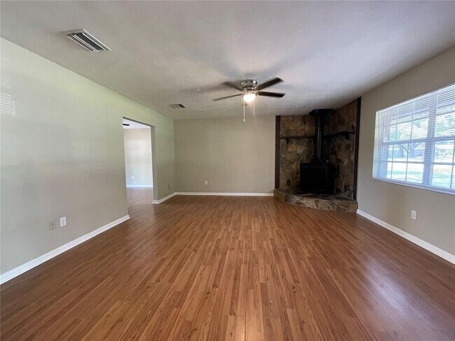 Building Photo - 3/2 Plant City!