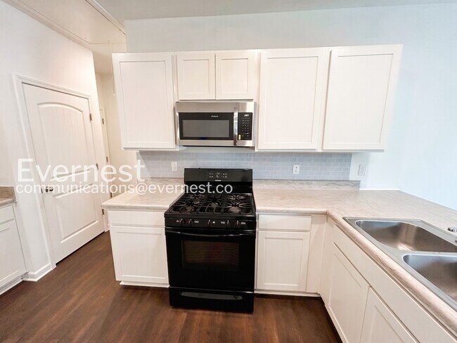Foto del edificio - 3-Bed/ 2-Bath Home in Antioch/Available Now!