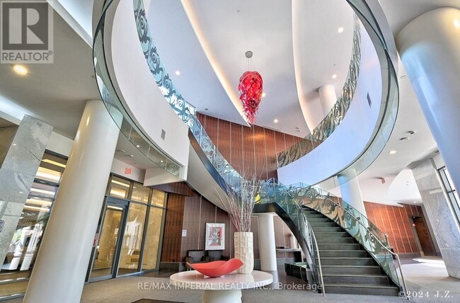 Photo du bâtiment - 5162-5162 Yonge St