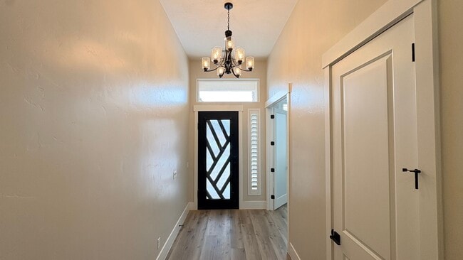 Foto del edificio - Solar Home For RENT!!!