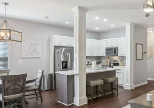 Building Photo - 2150 Spikerush Way
