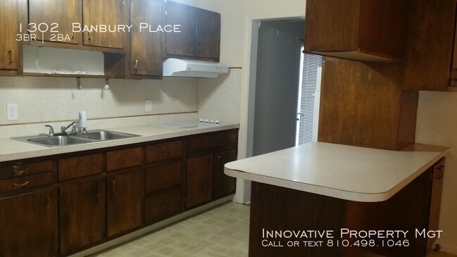 Building Photo - 1302 Banbury Pl