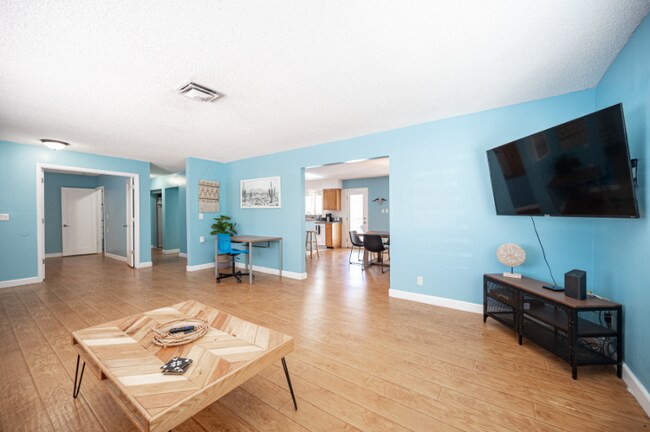Foto del edificio - 1313 Hillside Pl