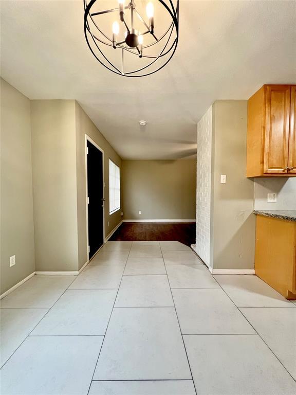 Foto del edificio - 8850 Glen Meadow Ln