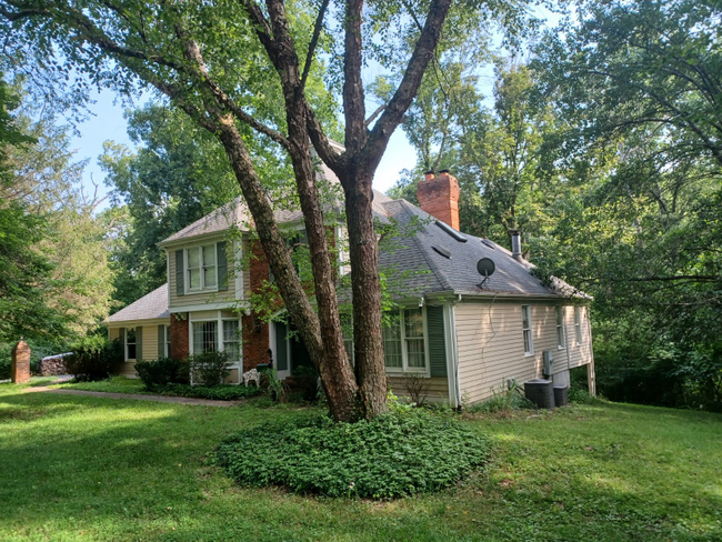 Building Photo - 19274 White Oak Valley Rd