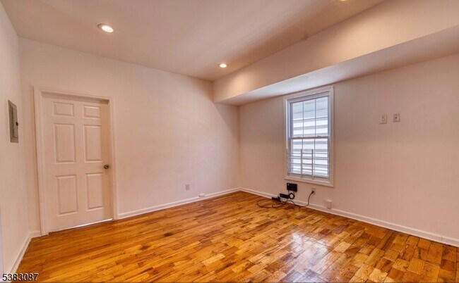 Foto del edificio - 131 Sylvan Ave