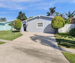 Building Photo - 217 SE 5th St