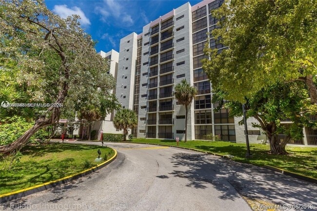 Foto del edificio - 16919 N Bay Rd