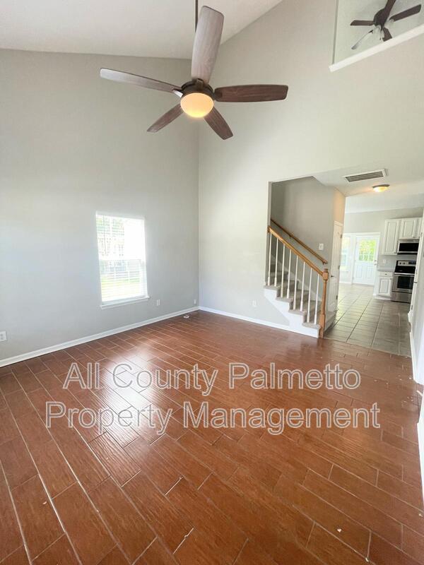 Foto del edificio - 142 Black River Dr