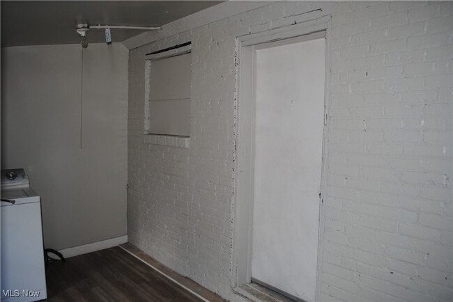 Building Photo - 3173 W 38th St