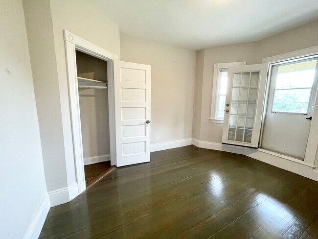 Foto del edificio - 211 E Cottage St