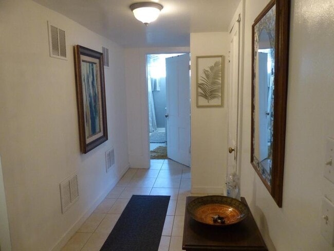 Building Photo - 2571 Van Buren Ave