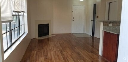 Building Photo - 2750 Holly Hall St
