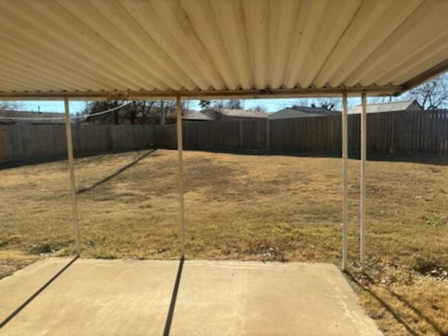 Building Photo - VERY NICE HOME IN THE RIDGECREST AREA. PETS NEGOTIABLE WITH OWNERS APPROVAL