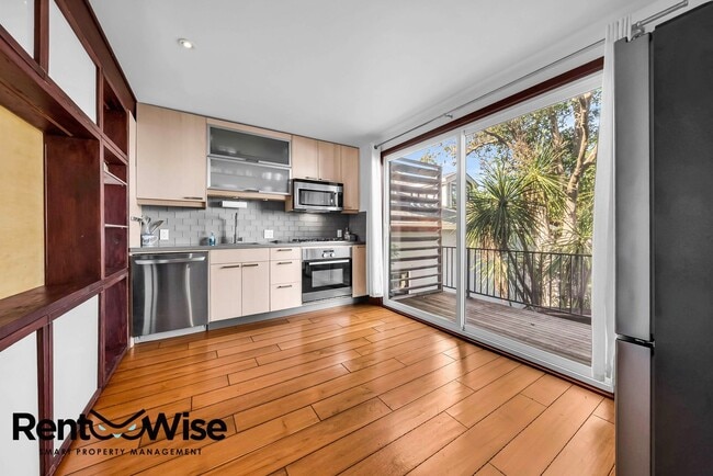 130-136 Mullen Ave - 130-136 Mullen Ave Apartment