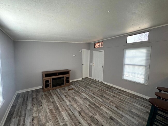 Building Photo - 1720 Gardenia Ave