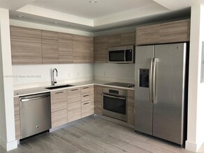 Building Photo - 121 NE 34th St Building Photo - 121 NE 34th St