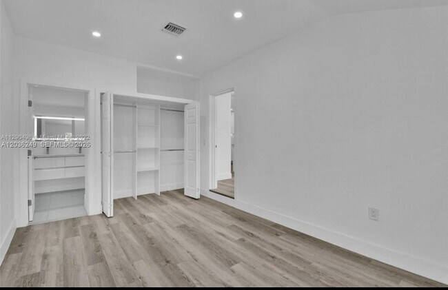 Foto del edificio - 6391 SW 39th St