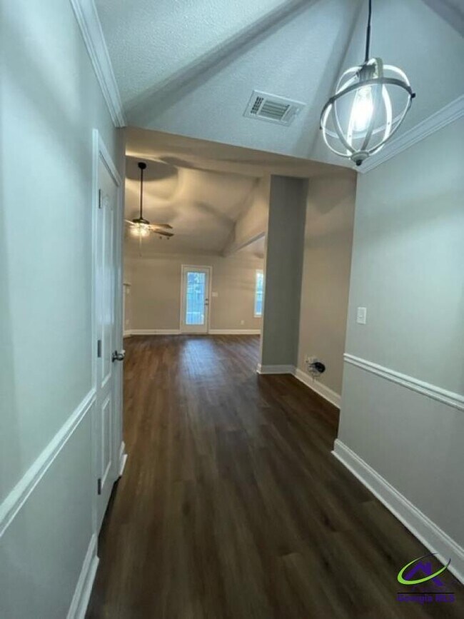Building Photo - 107 Armdale Dr