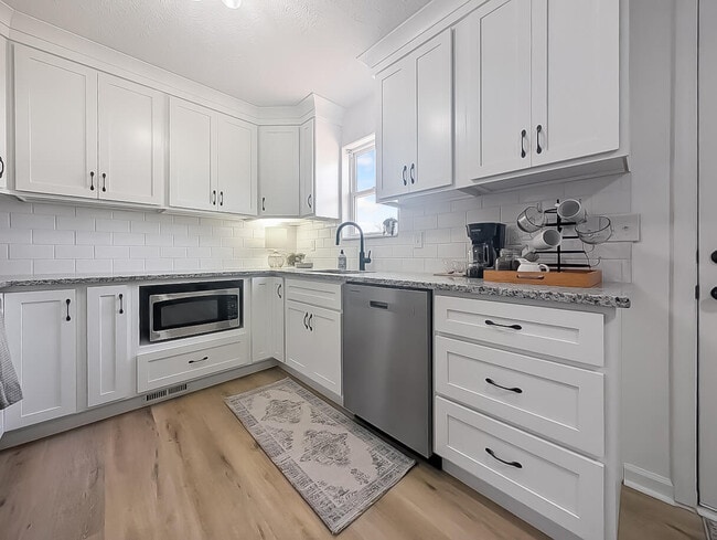 Building Photo - 421 Elkton Pl