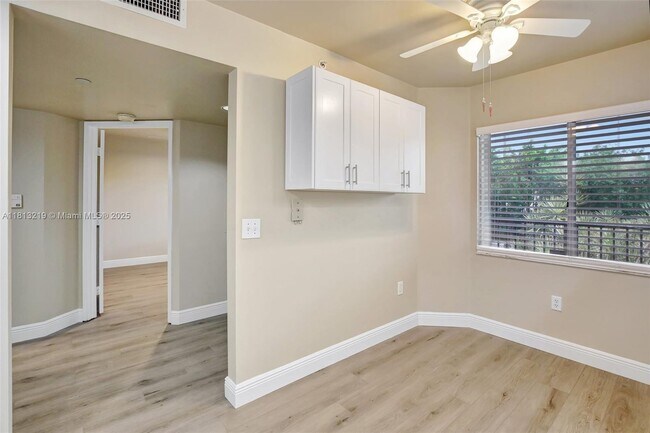 Building Photo - 12651 SW 16th Ct