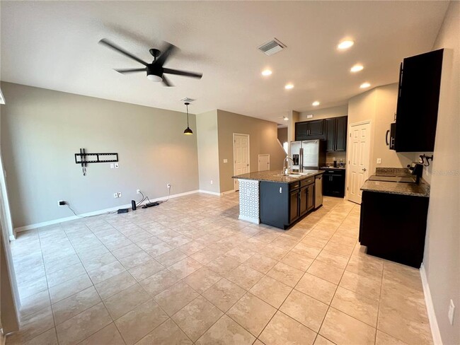 Foto del edificio - 7058 Towne Lake Rd